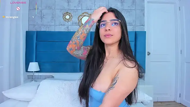 KamilaBetancourt online show from May 4, 2026, 2:57 pm