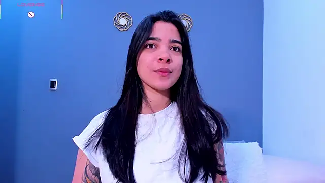 Snapshot of KamilaBetancourt chatting on July 4, 2026, 12:44 pm KamilaBetancourt online show from July 4, 2026, 12:44 pm