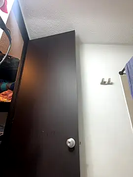 Marthina online show from November 25, 2025, 6:52 pm