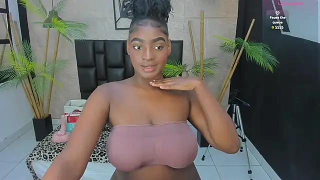 Snapshot of alana_bonny chatting on September 12, 2025, 12:27 pm alana bonny online show from September 12, 2025, 12:27 pm