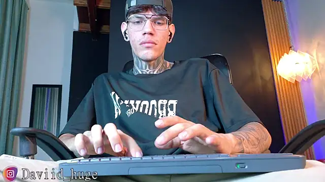 david huge online show from August 4, 2026, 1:20 am