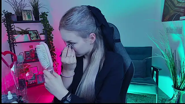 Snapshot of AvaDaviis chatting on September 24, 2025, 11:02 am AvaDaviis online show from September 24, 2025, 11:02 am