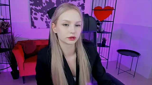 Snapshot of AvaDaviis chatting on October 6, 2025, 2:14 pm AvaDaviis online show from October 6, 2025, 2:14 pm