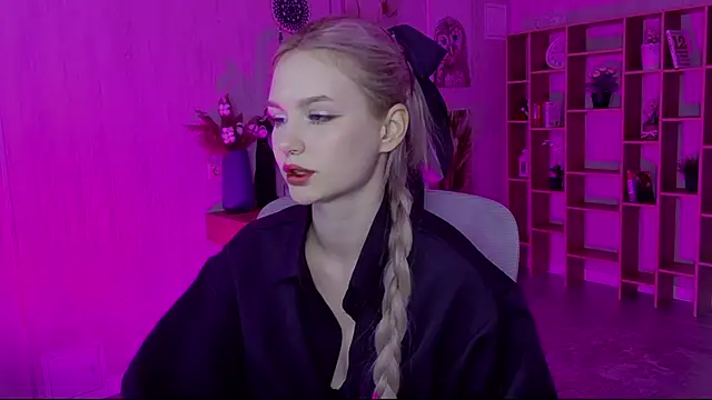 Snapshot of AvaDaviis chatting on October 7, 2025, 3:20 pm AvaDaviis online show from October 7, 2025, 3:20 pm