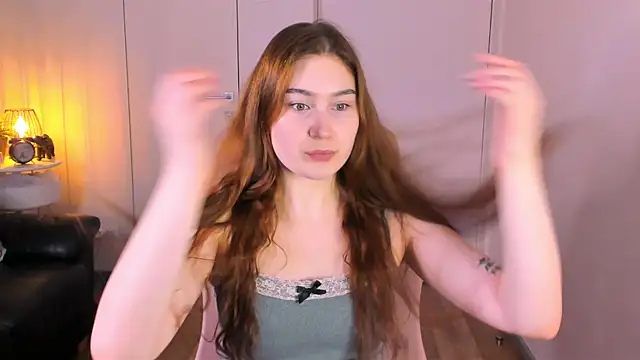 Lili Luuu online show from March 16, 2026, 3:05 pm