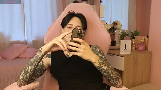 Snapshot of Martin_Jin chatting on September 21, 2025, 11:45 am Martin Jin online show from September 21, 2025, 11:45 am