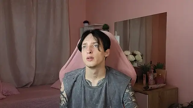 Snapshot of Martin_Jin chatting on October 14, 2025, 12:17 pm Martin Jin online show from October 14, 2025, 12:17 pm