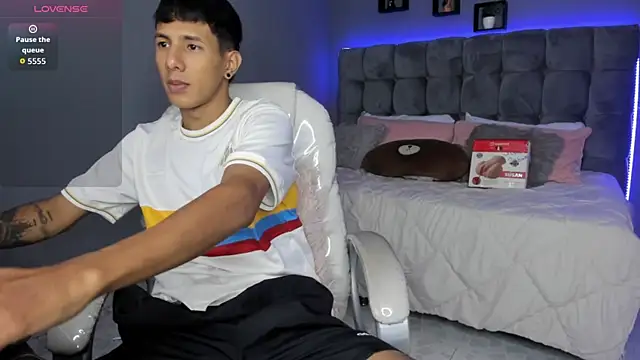 Snapshot of Juan_zabala chatting on September 10, 2025, 11:43 am Juan zabala online show from September 10, 2025, 11:43 am