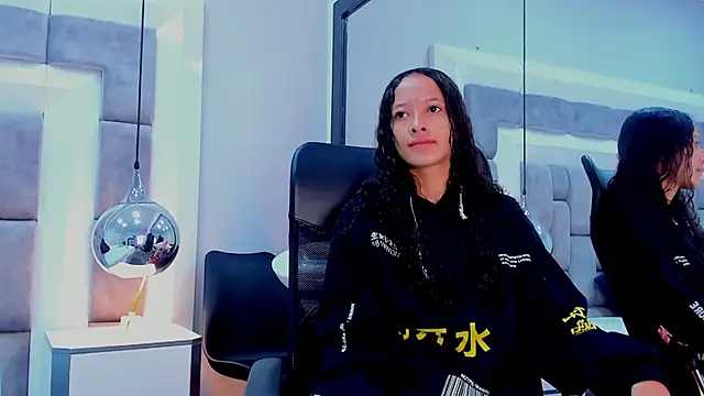 Snapshot of JuliettaBleer chatting on September 28, 2025, 12:21 pm JuliettaBleer online show from September 28, 2025, 12:21 pm