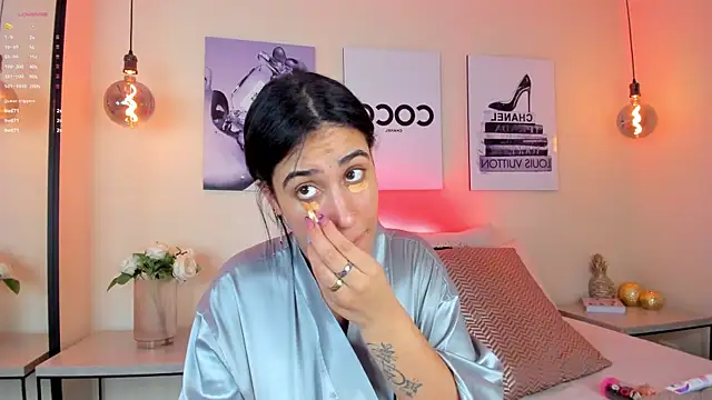 Samantha hotly online show from April 26, 2026, 12:03 pm