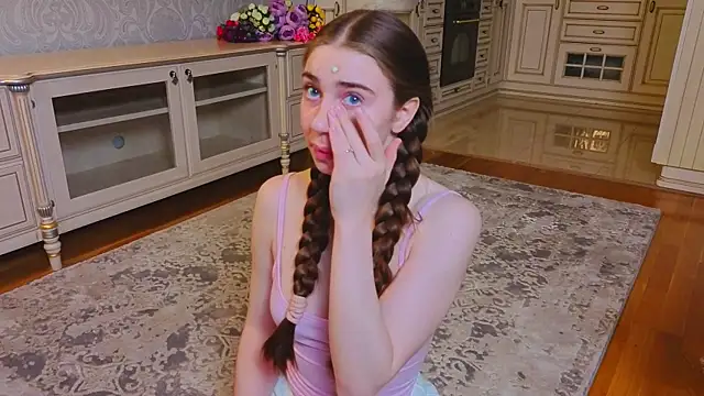 EadlinGillim online show from September 12, 2025, 3:06 am