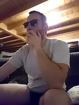 Snapshot of BrunJulienMetis chatting on February 9, 2026, 7:18 pm BrunJulienMetis online show from February 9, 2026, 7:18 pm