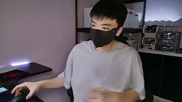 doggyman523 online show from October 8, 2025, 4:15 pm