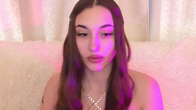 Snapshot of MelissaPristine chatting on October 17, 2025, 4:26 am MelissaPristine online show from October 17, 2025, 4:26 am