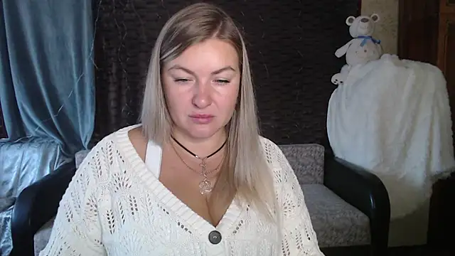 NikaSkylink online show from September 19, 2025, 3:30 am