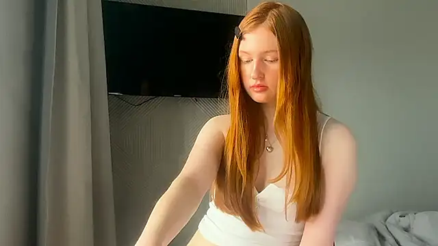LuxXAngel online show from June 11, 2026, 12:32 am
