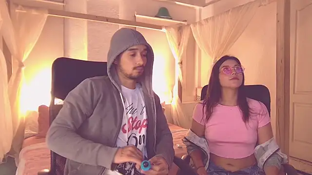 Laila asher online show from November 11, 2025, 12:43 am