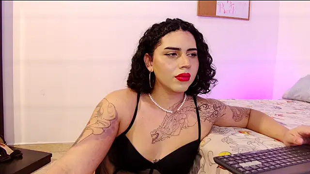 Snapshot of NoahMonroe_11 chatting on October 25, 2025, 10:48 pm NoahMonroe 11 online show from October 25, 2025, 10:48 pm