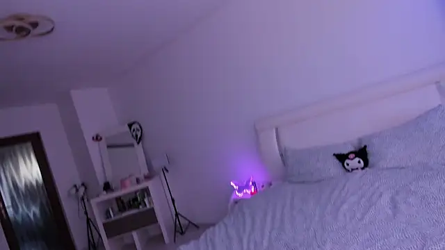 ScarlettJakobs online show from May 6, 2026, 4:30 am