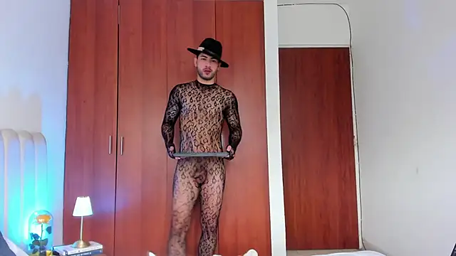 Dark beauty2 online show from October 11, 2025, 3:10 pm