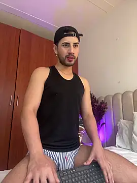 Dark beauty2 online show from October 22, 2025, 10:09 pm