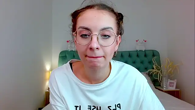 Real cutie1 online show from September 13, 2025, 9:36 pm