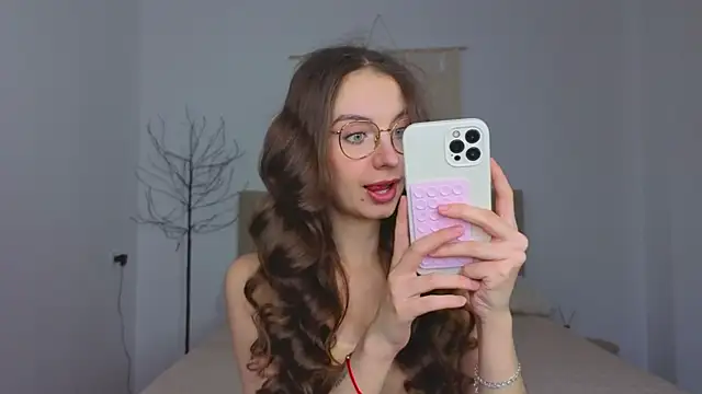 Real cutie1 online show from November 17, 2025, 1:50 pm