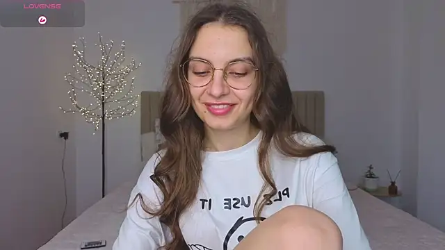 Real cutie1 online show from November 23, 2025, 1:33 pm