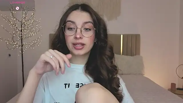 Real cutie1 online show from April 27, 2026, 12:47 pm