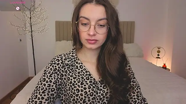 Real cutie1 online show from April 30, 2026, 1:06 pm