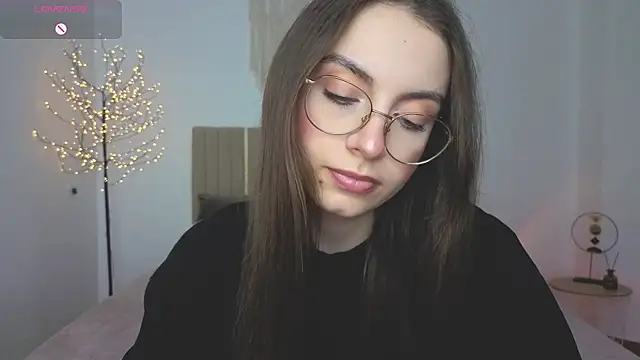 Real cutie1 online show from May 8, 2026, 12:54 pm