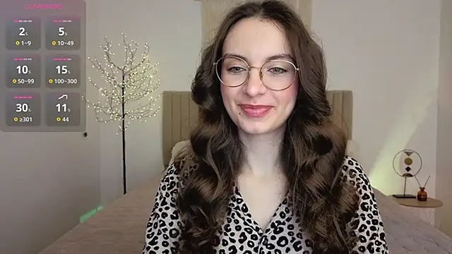 Snapshot of Real_cutie1 chatting on June 4, 2026, 12:44 pm Real cutie1 online show from June 4, 2026, 12:44 pm