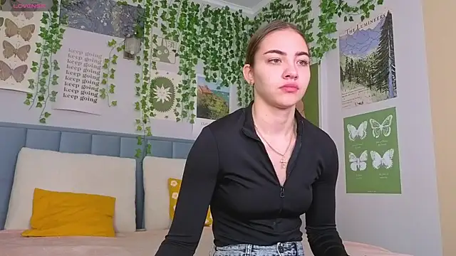 Snapshot of Ashley_Pierce chatting on October 12, 2025, 4:11 am Ashley Pierce online show from October 12, 2025, 4:11 am