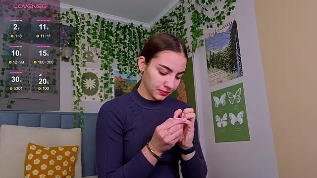 Snapshot of Ashley_Pierce chatting on October 15, 2025, 4:12 am Ashley Pierce online show from October 15, 2025, 4:12 am