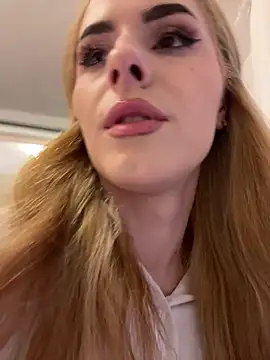 Snapshot of AriaAdda chatting on March 4, 2026, 4:13 pm AriaAdda online show from March 4, 2026, 4:13 pm