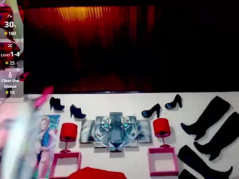 Snapshot of blondehot5v chatting on September 18, 2025, 12:07 pm blondehot5v online show from September 18, 2025, 12:07 pm