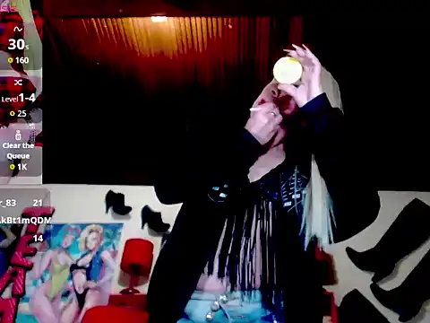 Snapshot of blondehot5v chatting on September 29, 2025, 12:10 pm blondehot5v online show from September 29, 2025, 12:10 pm