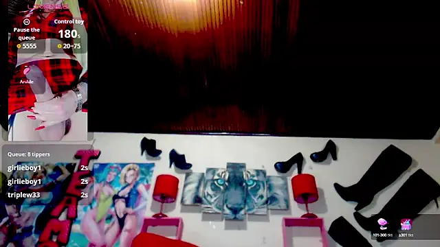 Snapshot of blondehot5v chatting on October 3, 2025, 12:24 pm blondehot5v online show from October 3, 2025, 12:24 pm