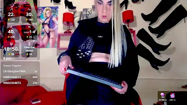 Snapshot of blondehot5v chatting on October 11, 2025, 12:04 pm blondehot5v online show from October 11, 2025, 12:04 pm