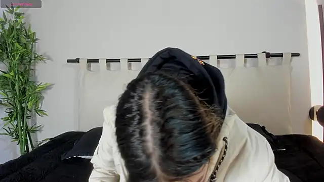 Snapshot of Rachell_criss chatting on February 14, 2026, 3:58 am Rachell criss online show from February 14, 2026, 3:58 am