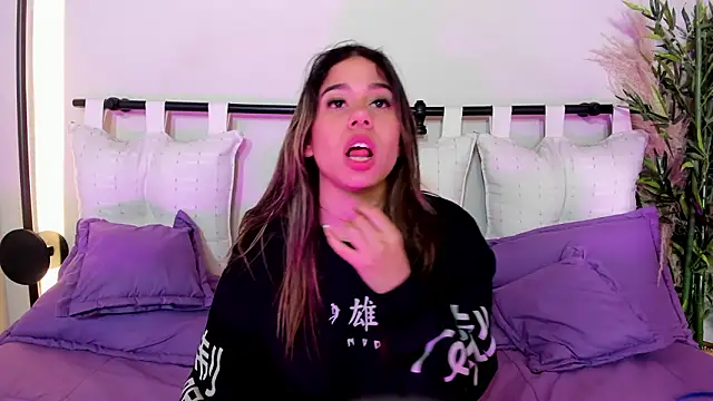 Snapshot of Rachell_criss chatting on March 21, 2026, 8:19 am Rachell criss online show from March 21, 2026, 8:19 am