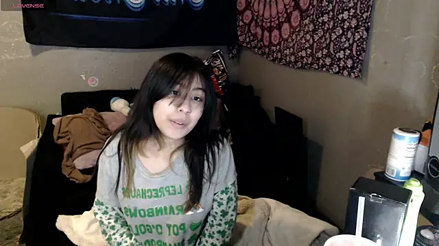 London Ray online show from November 3, 2025, 4:03 am