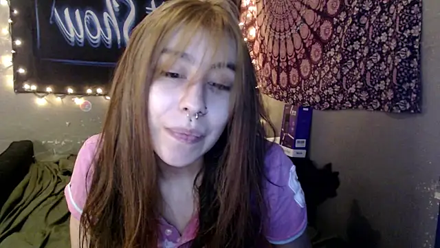 London Ray online show from June 15, 2026, 12:57 am