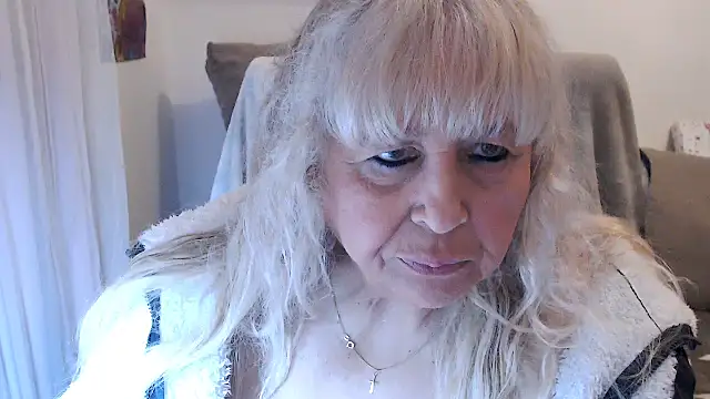 SusiLifeXXX online show from November 7, 2025, 8:20 pm