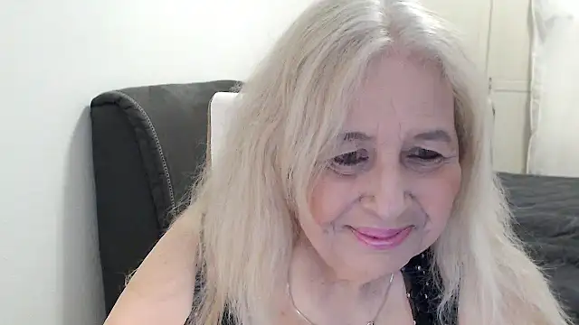 SusiLifeXXX online show from April 22, 2026, 7:37 pm