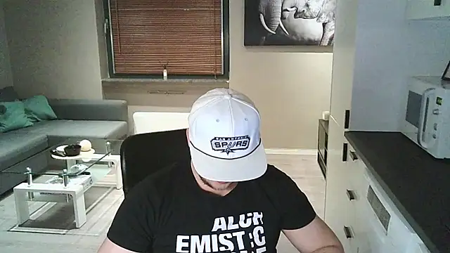 Dartanjanas13 online show from October 18, 2025, 9:04 pm