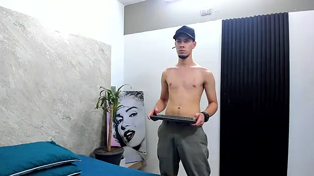 Snapshot of _Axel_09 chatting on October 1, 2025, 3:45 am  Axel 09 online show from October 1, 2025, 3:45 am