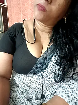 Snapshot of Swetyhoney chatting on September 8, 2025, 5:12 pm Swetyhoney online show from September 8, 2025, 5:12 pm