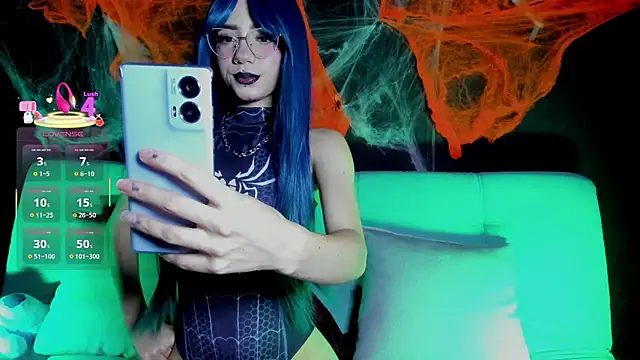 madiixwatson online show from October 31, 2025, 10:16 am