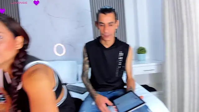 JackAndRosse  online show from June 15, 2026, 1:24 pm